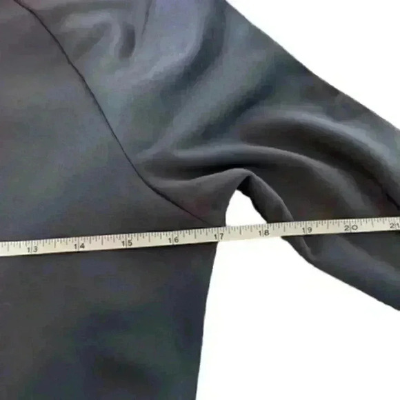 𝅺MOUNTAIN Equipment Co-op Mid Layer Top  Grey Good condition Women's size Small - Picture 8 of 11